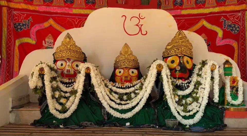 Jay Jay Jagannath Tini Dhupa Bele