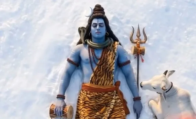 Gale Mein Lipata Naag Hai